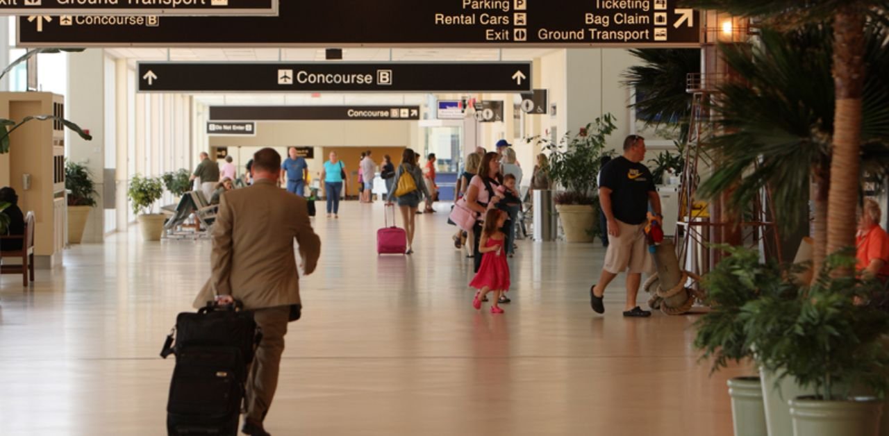 Delta Airlines RSW Terminal